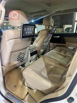 تۆیۆتا لاند کروزەر